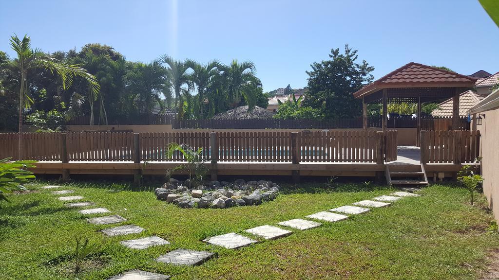 Apt 12, Executive Suites Ja - Palms Enfield Eksteriør billede