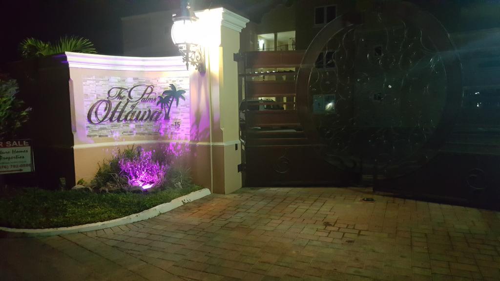 Apt 12, Executive Suites Ja - Palms Enfield Eksteriør billede