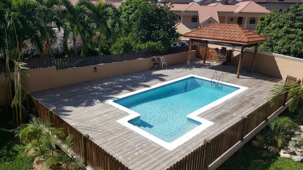 Apt 12, Executive Suites Ja - Palms Enfield Eksteriør billede