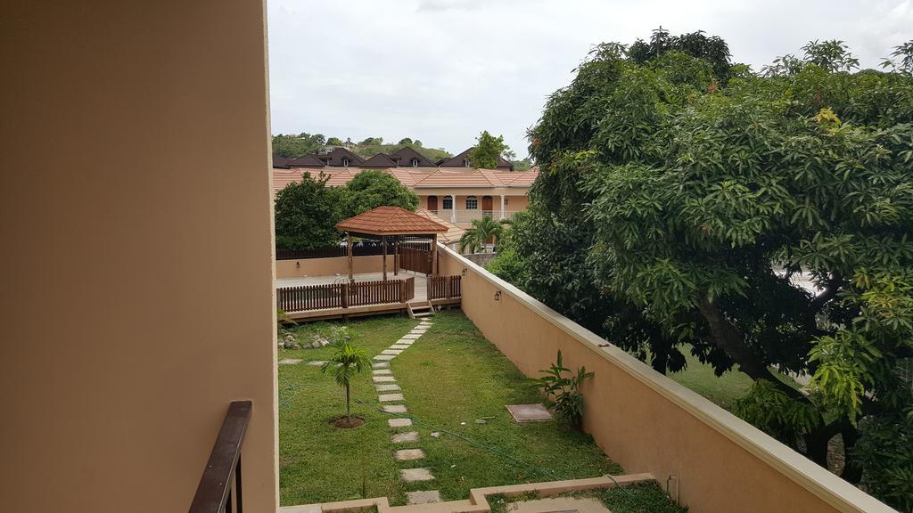 Apt 12, Executive Suites Ja - Palms Enfield Eksteriør billede