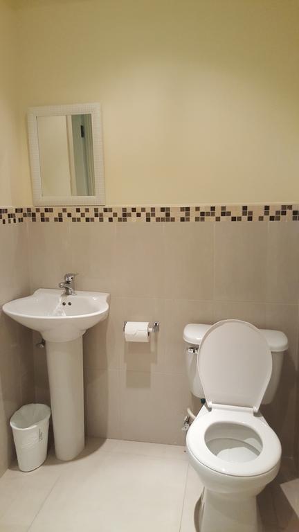Apt 12, Executive Suites Ja - Palms Enfield Eksteriør billede