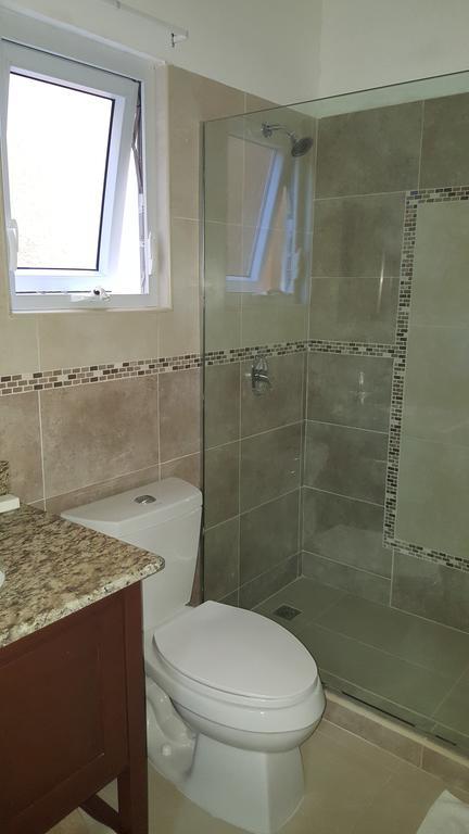 Apt 12, Executive Suites Ja - Palms Enfield Eksteriør billede