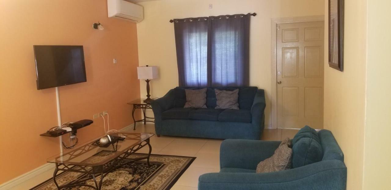 Apt 12, Executive Suites Ja - Palms Enfield Eksteriør billede